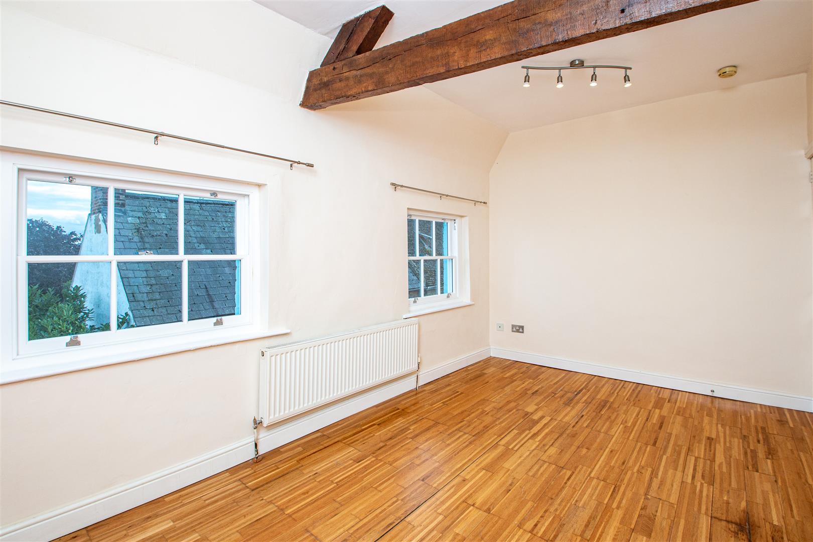 1 bed property in Park Street, Towcester
